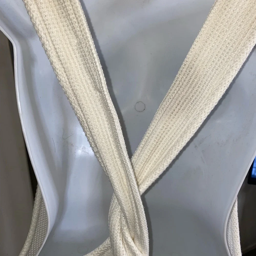 ASILIO Fun Twist Back Dress - Picture 7 of 7